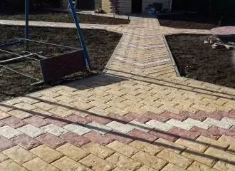 Мощение садовых дорожек